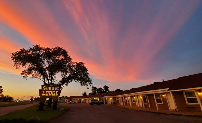 Sunset Lodge (Sunset Motel) - From Website (newer photo)